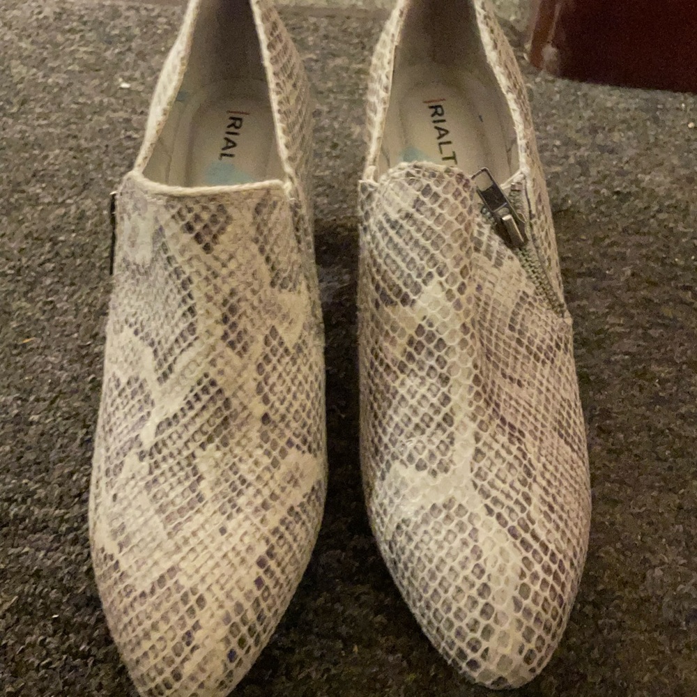 Rialton snake skin high heels 👠 size 6.